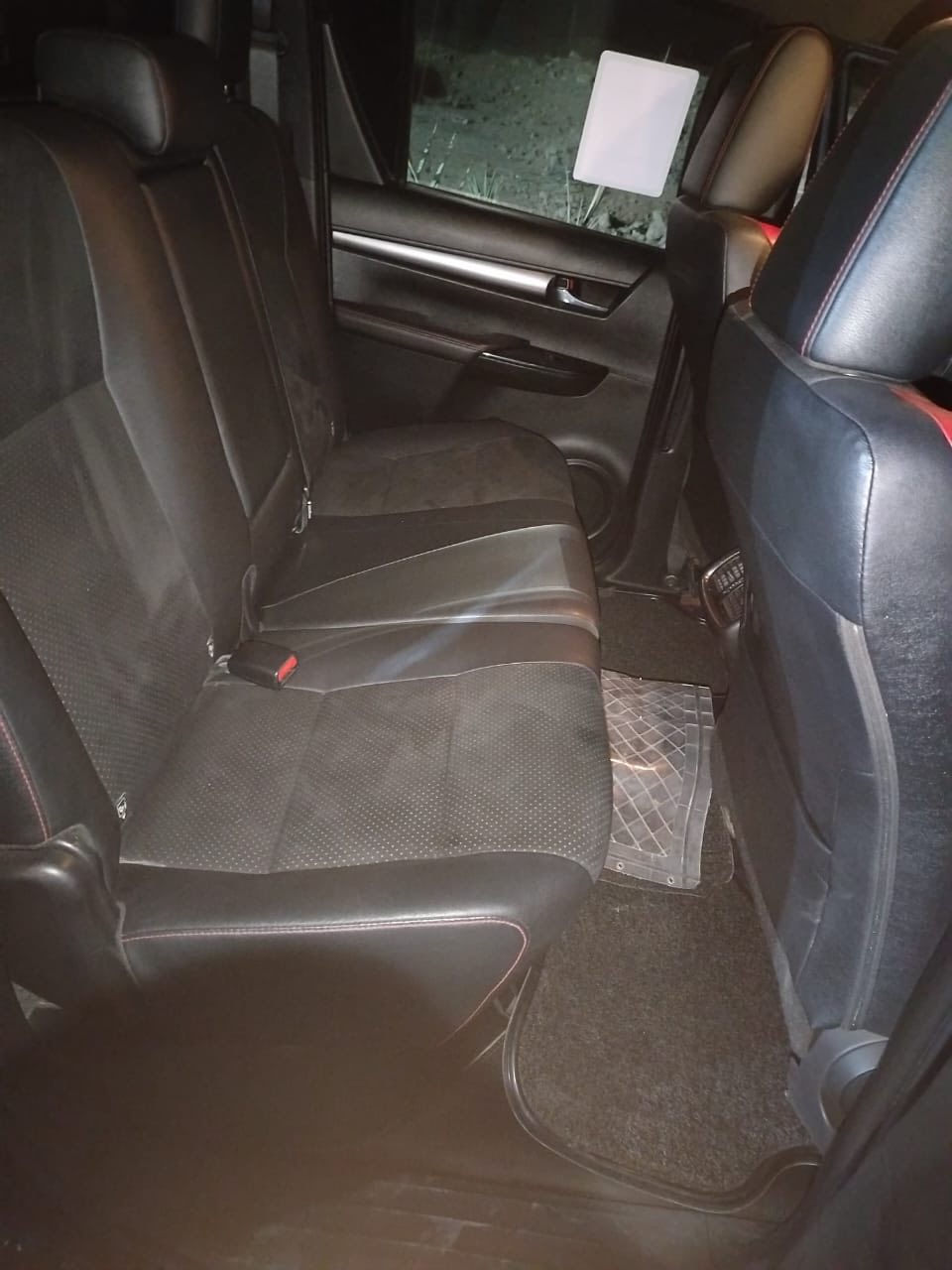 فرصة مميزة للبيع 🚨
🚗 تويوتا هايلوكس 2023 (4×4 HR)

🔥 اللون الأسود الفخم
🔥 ممشى 65 ألف كم فقط
🔥 رقم بغداد + تحويل ثاني يوم

💯 كفالة عامة من كلشي
💪 مزودة درع أمامي + هوك خلفي

✨ سيارة نظيفة جداً، استخدام شخصي وجاهزة بدون أي صرف

📍 السعر مناسب وقابل للتفاوض للجادين فقط

📞 للحجز والاستفسار: ***********
