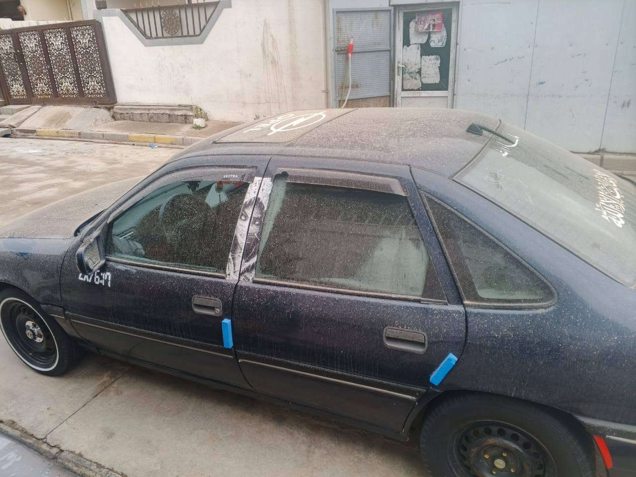 اوبل فكترا موديل 92 محرك 20 سنويه لل 28 كهربائيات شغاله كير محرك بل شرط كابون بانزين بيها تحويل ثاني يوم تايرات جديد صارله شهر من شادها. شاشه ايباد مصبوغه للجماليه. السعر 38. رقم صاحب السياره ***********
