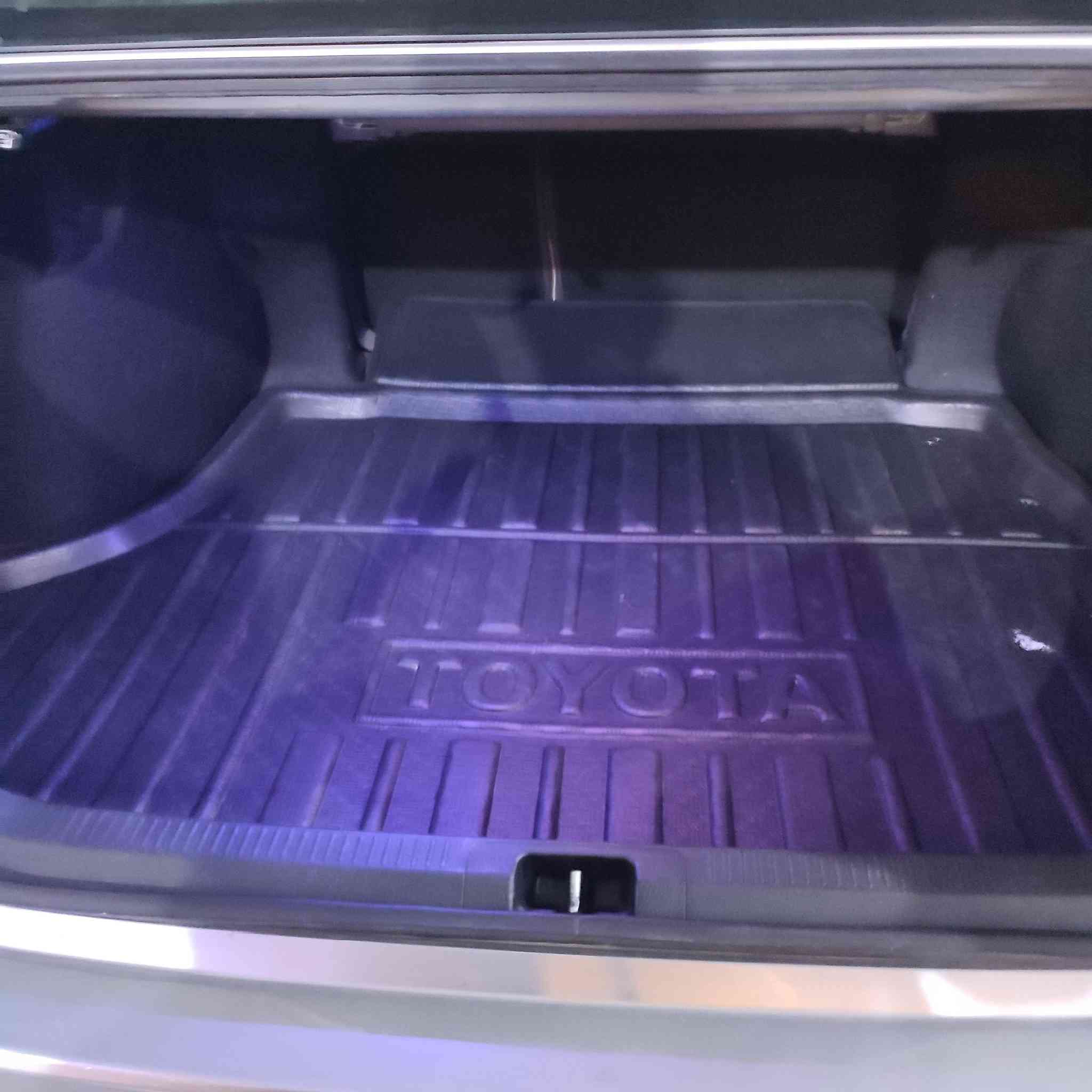 كامري 18 ال اي بلص فول فقط بدون سلايت داخل كلين فقط بيه بارد مكانات  داخل بيجي للبيع والمراوس ***********
