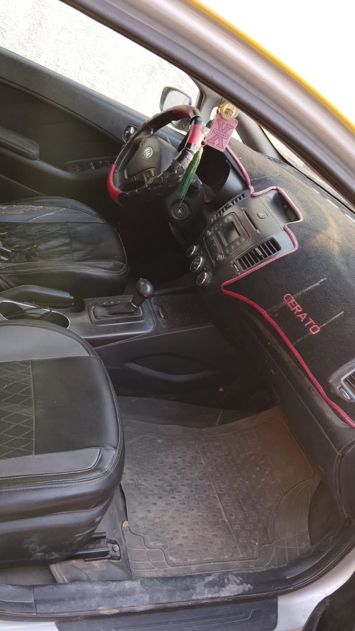 السلام وعليكم فورتي مديل ٢٠١٧ 
سياره مال بيت مو تكسي غاز بانزين باسمي 
نضيفه. سياره رايده ٩٨ بيها مجال مكاني بغداد الدوره 
***********
