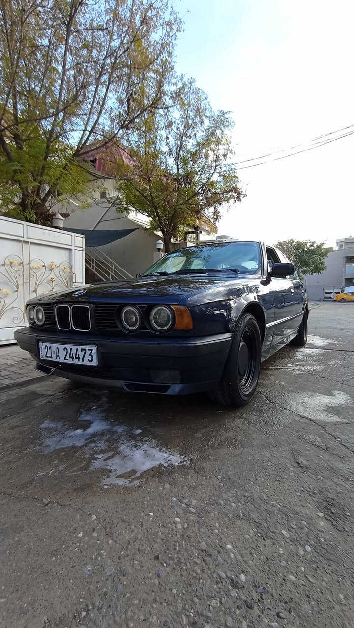 بیلاد 525 / بیلاد ئۆتۆماتیك / 4 جام کارەبایی / سڵاید /
کوشن جلد / تەبرید ساردو گەرم مەزبووتە /  سەنەوی تازەیە / ڕەقەمی تازەیە / هەزەو بەڕاد تازە کراوە / سەنەوی بەناو خۆمەوەیە / وەرەقەی بەنزینی هەیەو بەناو خۆمەوەیە 
گێڕوو مەکینە بەشەرت / لایت دەبڵ عەدەسە / 4 تایەی تازە / 
4 کەپی تازە / ساڵنسا نیکل / سەوتی سپۆڕتە / 2سویچ / 
2 کۆنتڕۆڵ /  گێڕوو مەکینەو کارەبای بەشەرت / لێدراوی هیچ هیچ نیە / ڕەنگی نیلی / ئاسیا***********/
کۆڕەك / ***********
کەركوك.....مۆدێل 1992/
سعری/73 مەجالێکی تێیە
