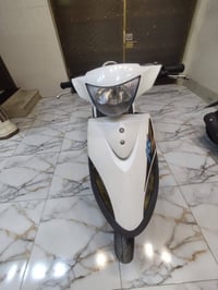 شباب دراجه للبيع نوع يوماهة ماكس عدله ألون أبيض مختم والسوادات مختمه ا...