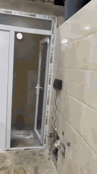 سلام عليكم دار البيع 100م طابق ونص دوانم شارع بيت حجي عنيد وره سجه واجهه 5نزال 20بناء جديد السعر 58 الاتصال ***********
