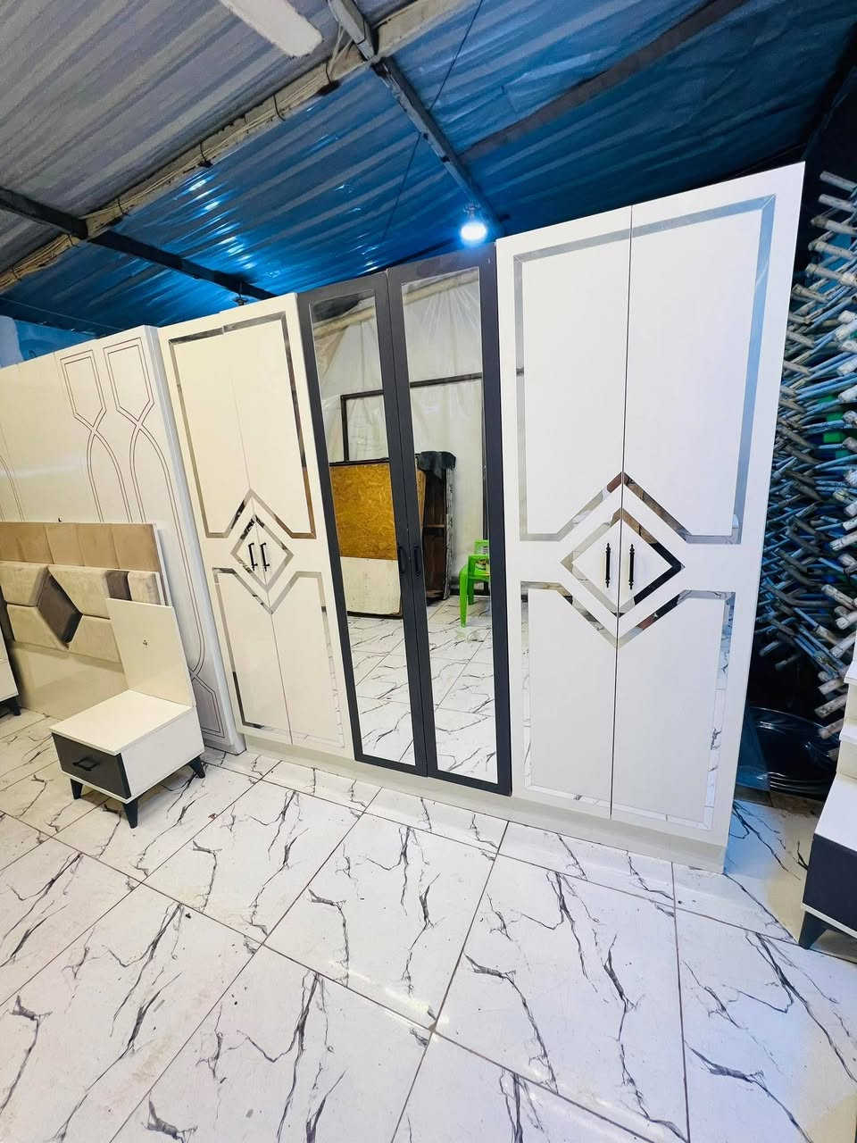 500 مع النقل والشد مجاني بغداد متوفر توصيل محافضات بكروة
+ طابوريه هديه


**إذا كنت صاحب هذا الإعلان وتريد حذفه لأي سبب، رجاءا أرسل رسالة إلى الدعم الفني**