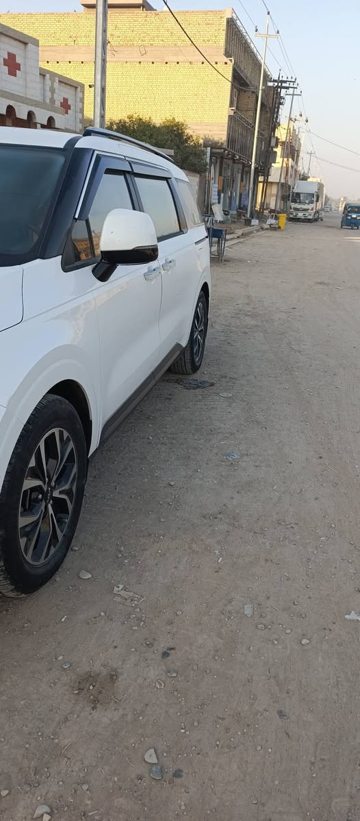 كياكرنفال موديل 2023رقم بغداد انكليزي بانزين غاز 11راكب تخم تأثير حداديه السياره جديده ماشيه 40الف كيلو متر والمواصفات معروفه اهواي بيه مواصفات وارد كوري بيه 3قطع صبغ من كوريا لمعرفة السعر على الرقم أو خاص  ***********السياره في واسط قضاء الحي
