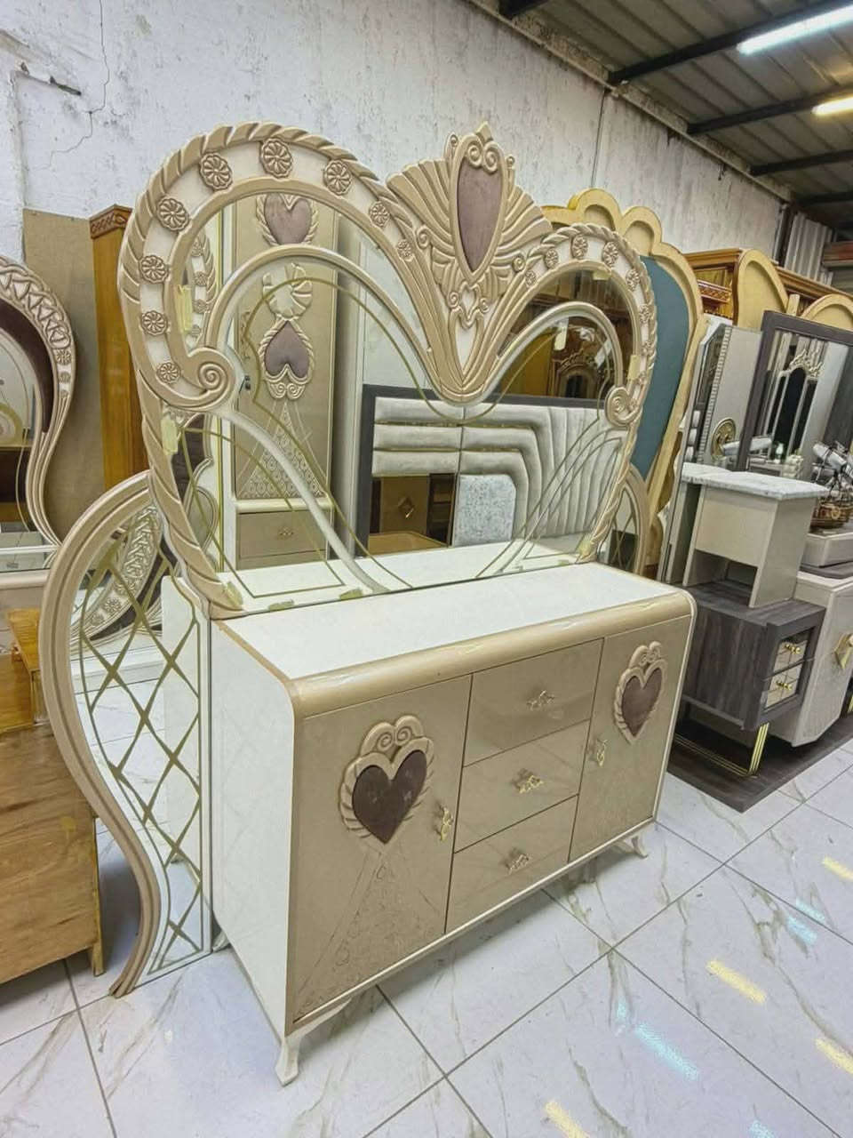 سلام عليكم غرفه تسع قطع نضيفه كولش اخت جديده ب 650 وبيها محال بسيط جداً عنوان المدائن


**إذا كنت صاحب هذا الإعلان وتريد حذفه لأي سبب، رجاءا أرسل رسالة إلى الدعم الفني**