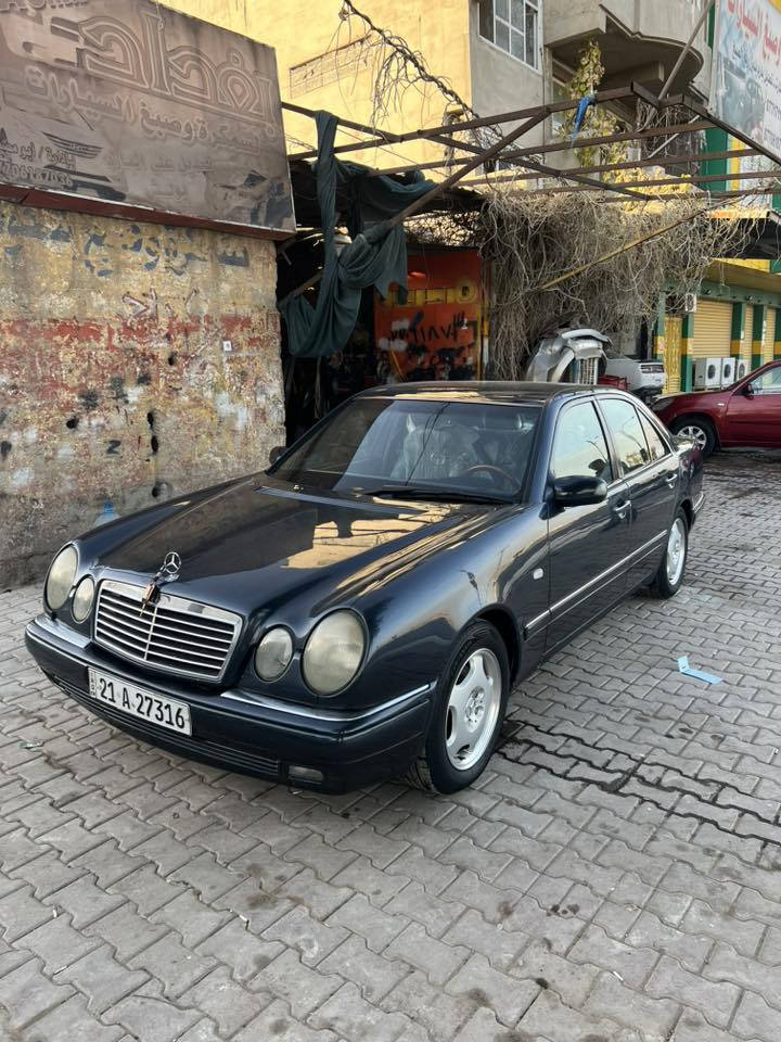 سلام عليكم شبابنة الطيبه مارسدس ام عيون موديل 96 مكينه 320 خراطيم مكينتها جديده لا تنقيص ولا بخار انطيك مكينه لايلون كير هم كذالك تايرات جديدة باتري جديد كهربائيات كلها شغاله وكلها عل بلاد غرفه السياره كلش جديده بمعنى الكلمه. عندك صدر السيارة 75%100  تبريد ثلج اذا مو ثلج مابيعلك تدفئه تجوي منضومة زلون بس العالي مخاذه بورقتين. وكلش قوي. + شاشه وكامرة + منضومه سماعات 🔊 bcc يعني صوتهن مفول داش كام بيها سنويه منتهية صار ٣ اشهر سياره بسمي شوكت متريد تحول احولك + بيها منضومة غاز يعني انسه شي اسمه بانزين. للبيع او مراوس حسب القناعه سعرها (82)  وبيها مجال للشراي للاستفسار *********** وتحياتي للجميع
