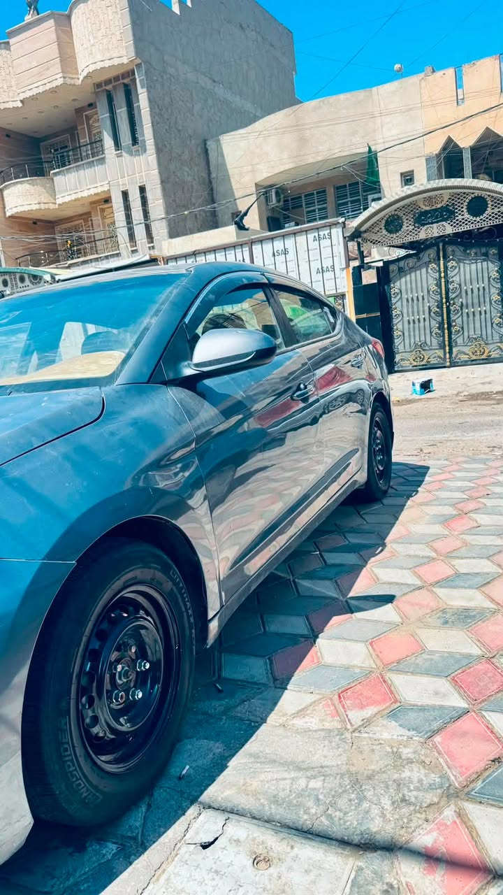 سلام عليكم للبيع النترا موديل 2020 بيهه صبغ مكانات ابيع عام مكفول من شاص وقص ولغد وكير ومكينه كله مكفول ماشيه 80 تخم سياره ليبل واحد نضيفه سعر 97 للاستفسار ***********
