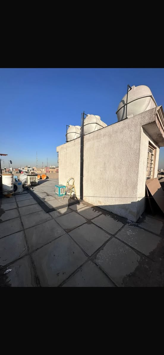 بنايه للبيع
الموقع : ساحه الطيران شارع مطعم الصادق منطقه كم الارمن 

المساحه: 125 متر  واجه 10 متر 
مكونه من 3 طوابق كل طابق شقتين 

سنه البناء : 2018

ملك صرف سكني بأسم والدي البنايه مؤجره بلكامل عوائل  الوارد الشهري 1.650.000 قابل للزياده 
رقم الهاتف :*********** متوفر واتساب
