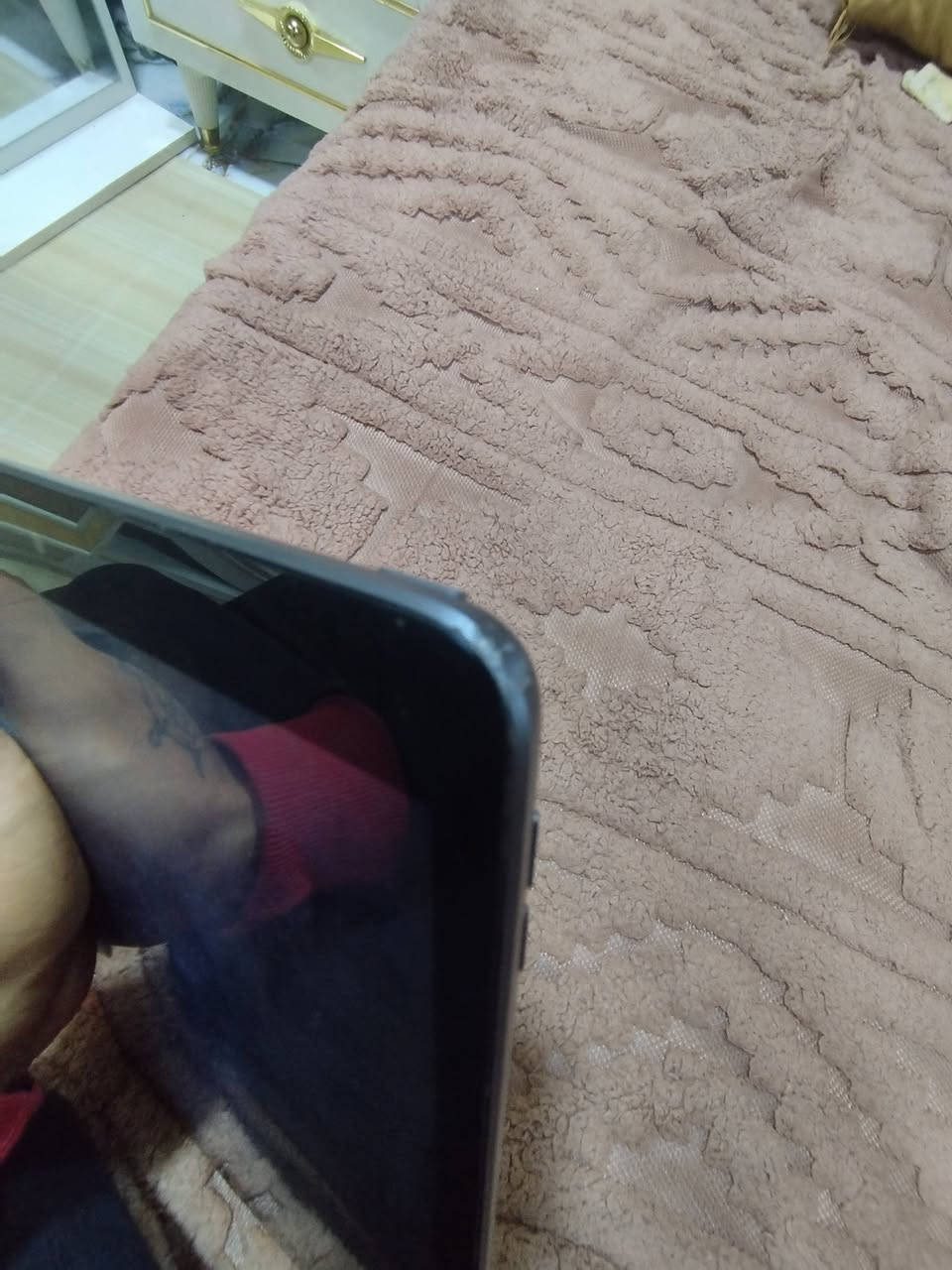 ايباد 9ذاكرته 64 فقط مبدل بي كلاس الخارجي وبي صدعه بل شاصي فوك قليله كلش جهاز يخبل لا بي لاك ولا يحمه البطاريه مالته تكفيك 6 ساعات متواصله ما يصرف شحن بل بوبجي ولا بي لاك بيع او مراوس بجهاز حسب القناعه. وياه مروحه فريزر مال العاب رايده 230 وبي مجال للشراي مكاني حيانيه دور الشرطه متواجد خاص


**إذا كنت صاحب هذا الإعلان وتريد حذفه لأي سبب، رجاءا أرسل رسالة إلى الدعم الفني**