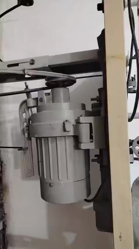 مكينه خياطه للبيع كامله شغاله لاستفسار الرقم ***********
