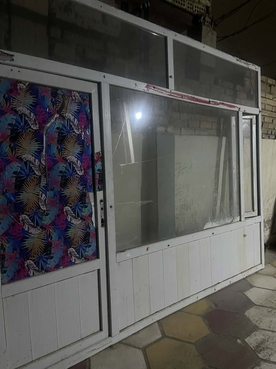 جام خانة محل الطول ٣.٤٠متر  والارتفاع ٢.٦٠متر
للبيع نظيفه زجاجها كامل
السعر ٢٠٠ الف


**إذا كنت صاحب هذا الإعلان وتريد حذفه لأي سبب، رجاءا أرسل رسالة إلى الدعم الفني**