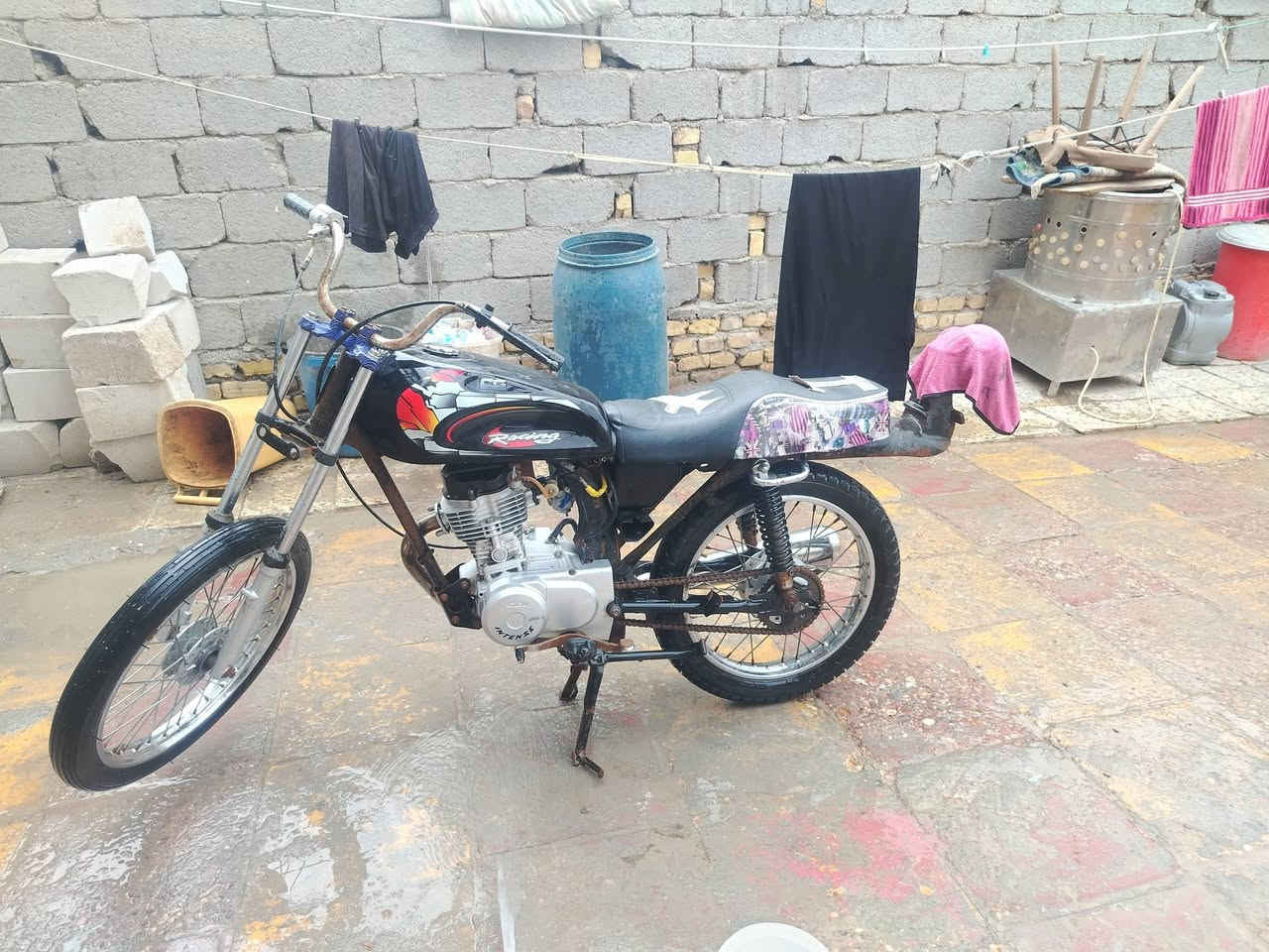 دراجة نامه البيع وراق  كاملا
ناصريه  سايدين شارع الزيناويه  سعر  400 وبيهه مجال 
***********
