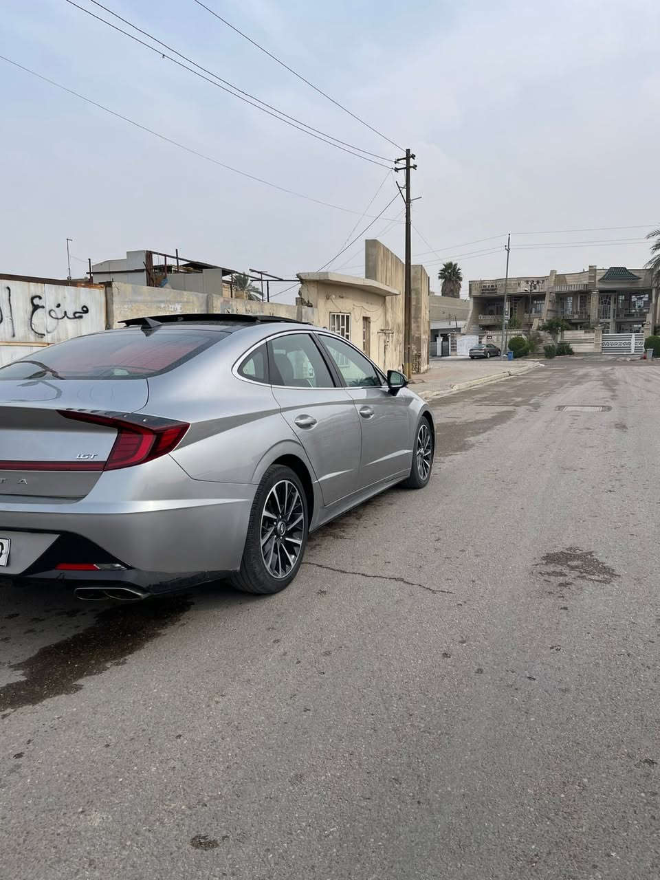 السلام عليكم سوناتا موديل 2020 وارد امريكا فوول مواصفات أعلى فئة مايحتاج اذكر مواصفاتها معروفه  محرك 1600 تيربو رقم اربيل والتحويل مباشر  السياره مصبوغه احزام اثر طخات بسيطه جدأ ونصبغت احزام عده الجنطه الخلفيه السياره جاهزه مابيها نقص ماشيه 50 مايل صور الحادث مرفوقه ويا الصور السعر المطلوب 135 ورقه سعر جدا مناسب بالعافيه ع مشتري مكان السياره بغداد ال كرخ حي الجامعه شارع الربيع للستفسار هاذا الرقم *********** وشكرا
