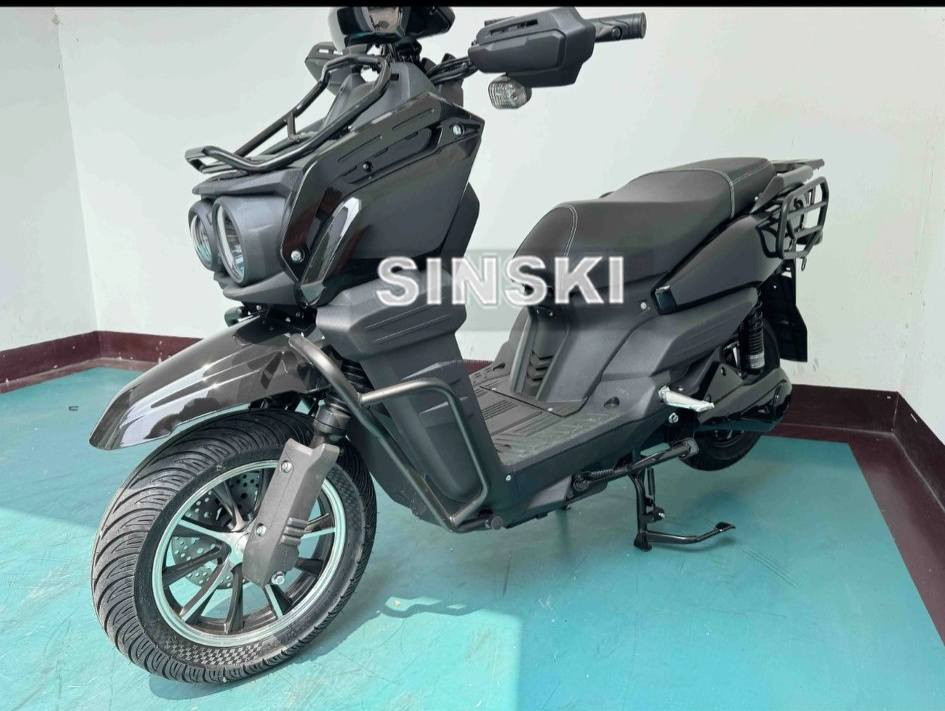 محرك بقوة 1500 واط. 
 بطارية ليثيوم تعتمد المسافة المقطوعة على سعة البطارية، مدى بطارية 72 فولت 32 أمبير في الساعة يبلغ حوالي 90 كيلومترًا سعرررررر  1مليون جمله .الطلب مسبق  الدفع حين التسليم


**إذا كنت صاحب هذا الإعلان وتريد حذفه لأي سبب، رجاءا أرسل رسالة إلى الدعم الفني**