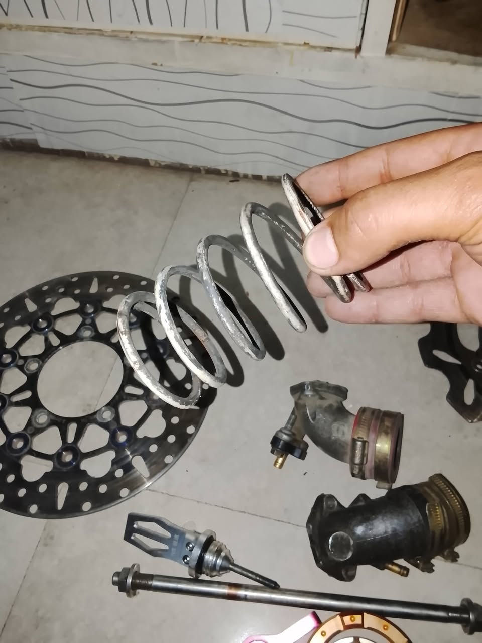 غراض للبيع رياضية وعندي مكاين وكورات وبوش رياضيات اصليات الي يريد يراسلني خاص متواجد واتساب ومازنجر***********
