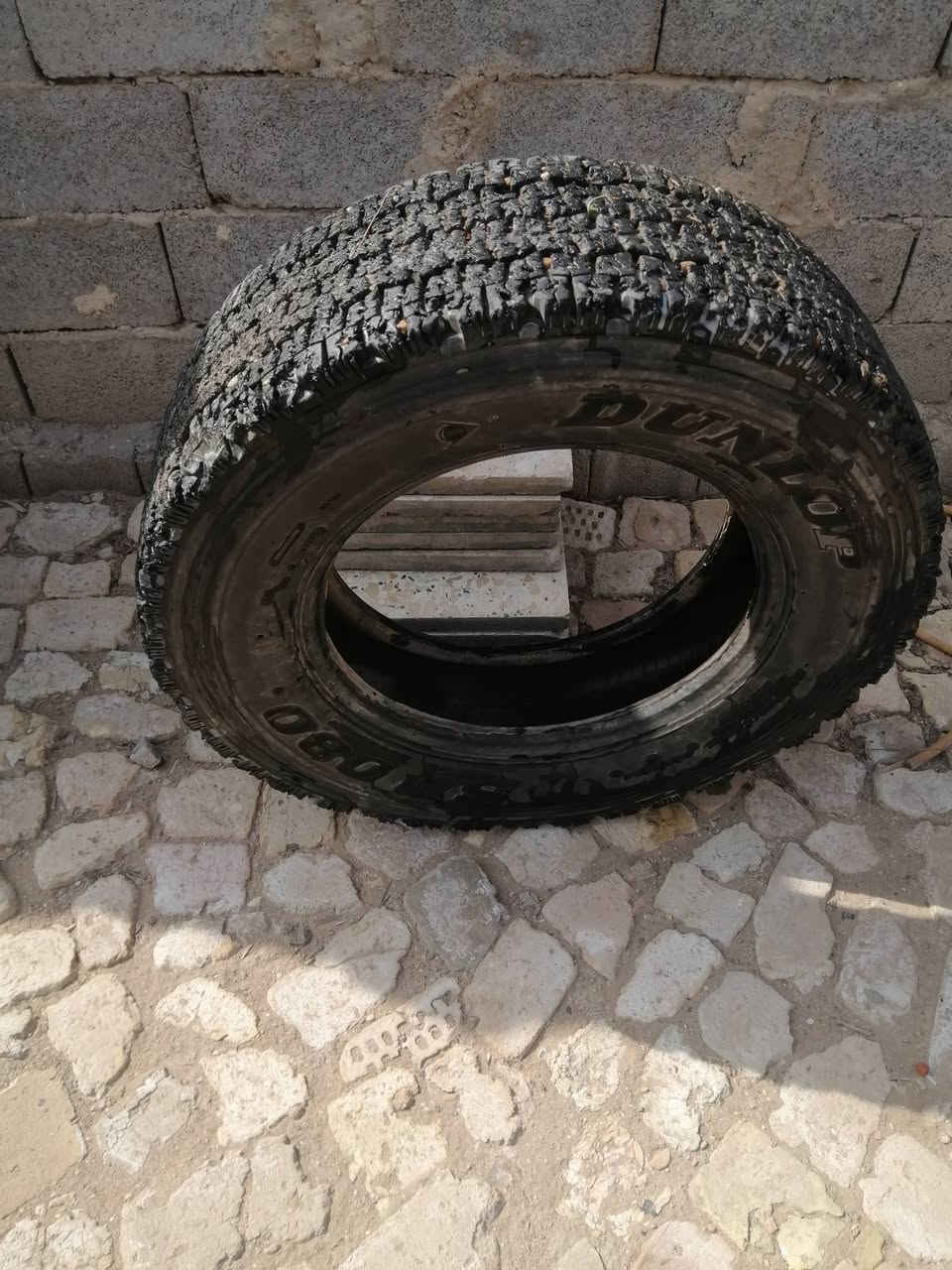 بسم الله الرحمن الرحيم زوج تايرات نظيفات ياباني دلوب حجم ١٩ونص للبيع الاتصال على الرقم *********** و ***********
