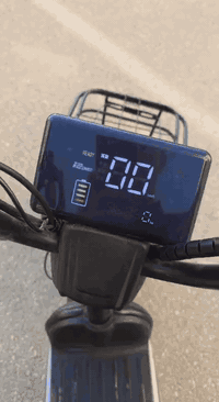 السلام عليكم
دراجه شحن 🛵🔋
📍استخدام شهر 
📍نمره 1 =25
📍نمره 2 =30
📍نمره 3 =52
📍نمره 4 =60
سرعه حقيقيه 35km ✅
📍مده شحن من 3-4 ساعات. 
سويج - بصمه -قفل. 
📍تشغيل عن بعد. 
📍بايدر مع ملحقاته. 
✔️سعر:٢٧٥💸
بيها مجال. 
واتساب 📞***********
