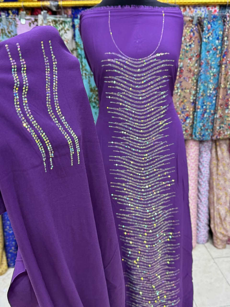 كشمير كابوي مطاط الاصلي
نقشات الصدر وردن شذر الاصلي شرط الغساله 

القطعه مترين ونص يتفصل كلوش 
وراهم لجميع القياسات 
توصيل لجميع المحافظات 5


**إذا كنت صاحب هذا الإعلان وتريد حذفه لأي سبب، رجاءا أرسل رسالة إلى الدعم الفني**