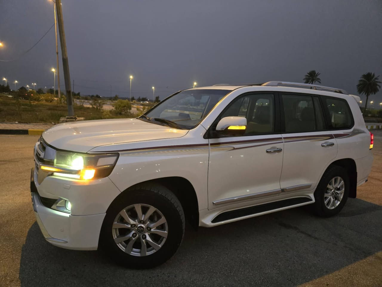 السلام عليكم اخوان لاندكروز موديل 2017 بريم اصل فول فول معروفه مواصفات لبريم شنو  رقم بغداد بسمي السياره جديده بمعنا الكلمه جاهزه من كلشي مكنيه كير حداديه تخم تاير كهربائيات تبريد تتفئه كوله جديد مابيها نقص برغي نظافتها 100% السياره بيها قطعتين صبغ بدون اي دواخل جاملغ وبنيد صبغ فقط السعر 448  ورقه  قفل
العنوان بابل الاستفساراا
***********
