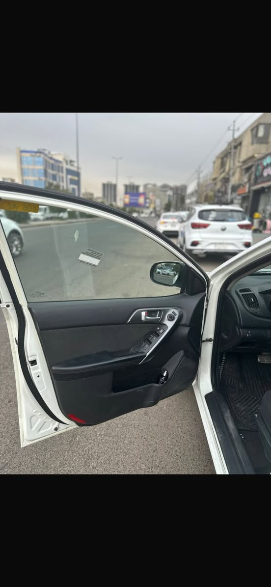 سيراتو2012مكفوله من الصبغ فقط جاملغ امامي بارد لسياره جديد رقم سليمانيه تحويل او وكاله شفتات 1600مكلف بل نشر سعرها 110 وبيها مجال مكانها بغداد حي العدل رقم صاحبها ***********
