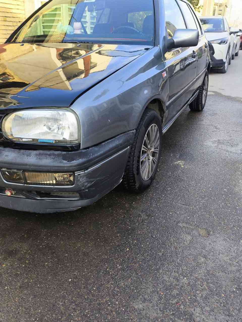 السلام عليكم
كولف1993 محرك 2000 كير اوتو تبريد ايرفلو جديد ممفتوح
صدر نظيف تخم تاير جديد سنوية مشروع وطني  للبيع السعر 44 وبيها مجال مكاني بغداد حي الجهاد 
للاستفسار ***********
