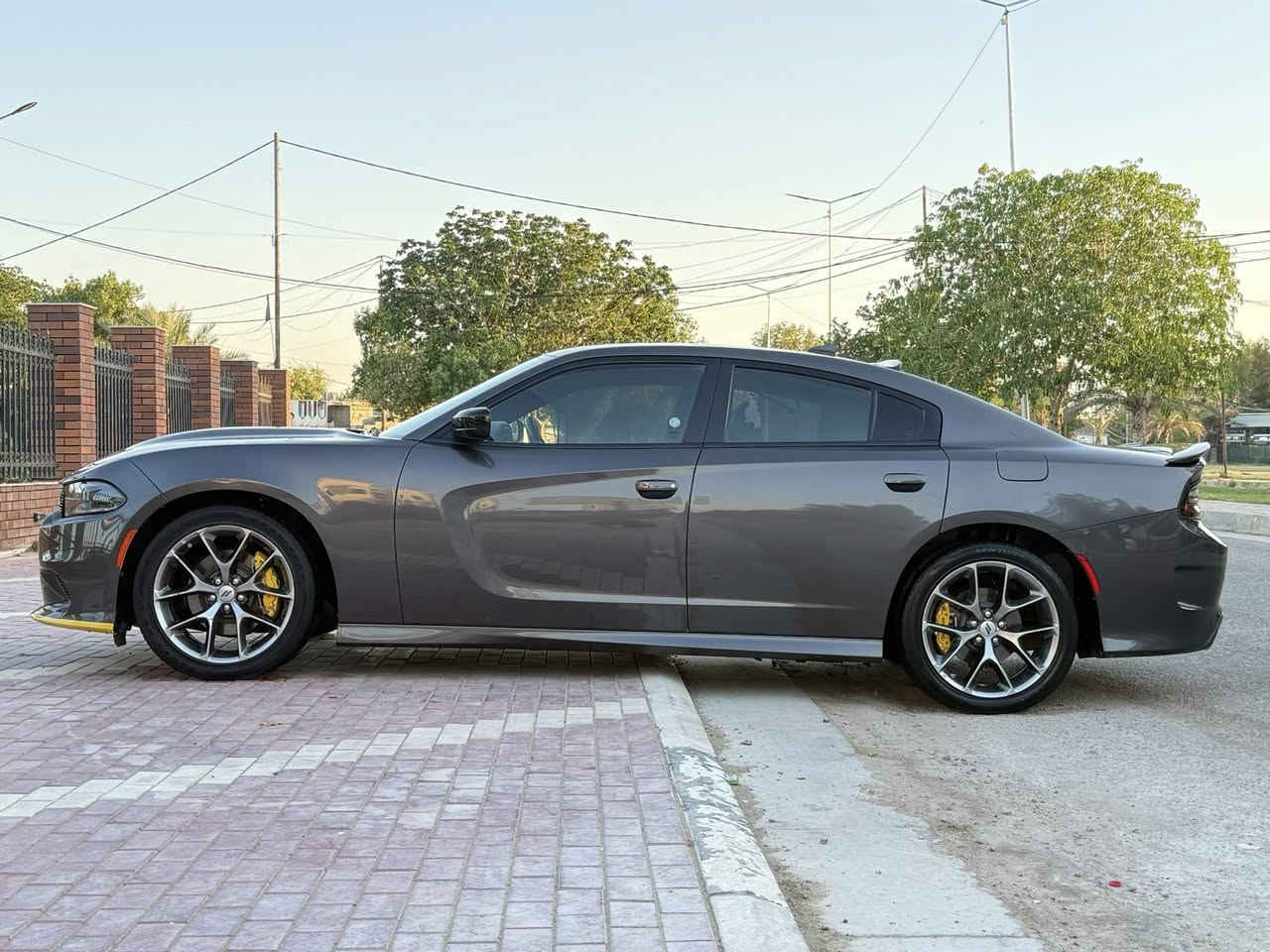 السلام عليكم
للبيع دوج جارجر GT موديل 23 مكينه 6 سلندر  3600 رقم بغداد مميز تحويل مباشر حادثهة ربع جاملغ فقط بجم مكفول دواخل مكفولات مواصفات شاشه جبيره كامره دواره كشنات تدفئه سماعات الباين تشغيل عن بعد حساسات خلفيه كشنات حظن ومعروفه بعد مواصفات الجيتي السياره بجمهة كبس ماملعوب بي والسياره مابيهة نقص نهائي للاستفسار *********** مكان السياره كربلاء السعر 240$ وبيهة مجال حك الجيه السياره حيل جديده وصبغ فقط الجاملغ الشراي يخابر وبالخدمه،
