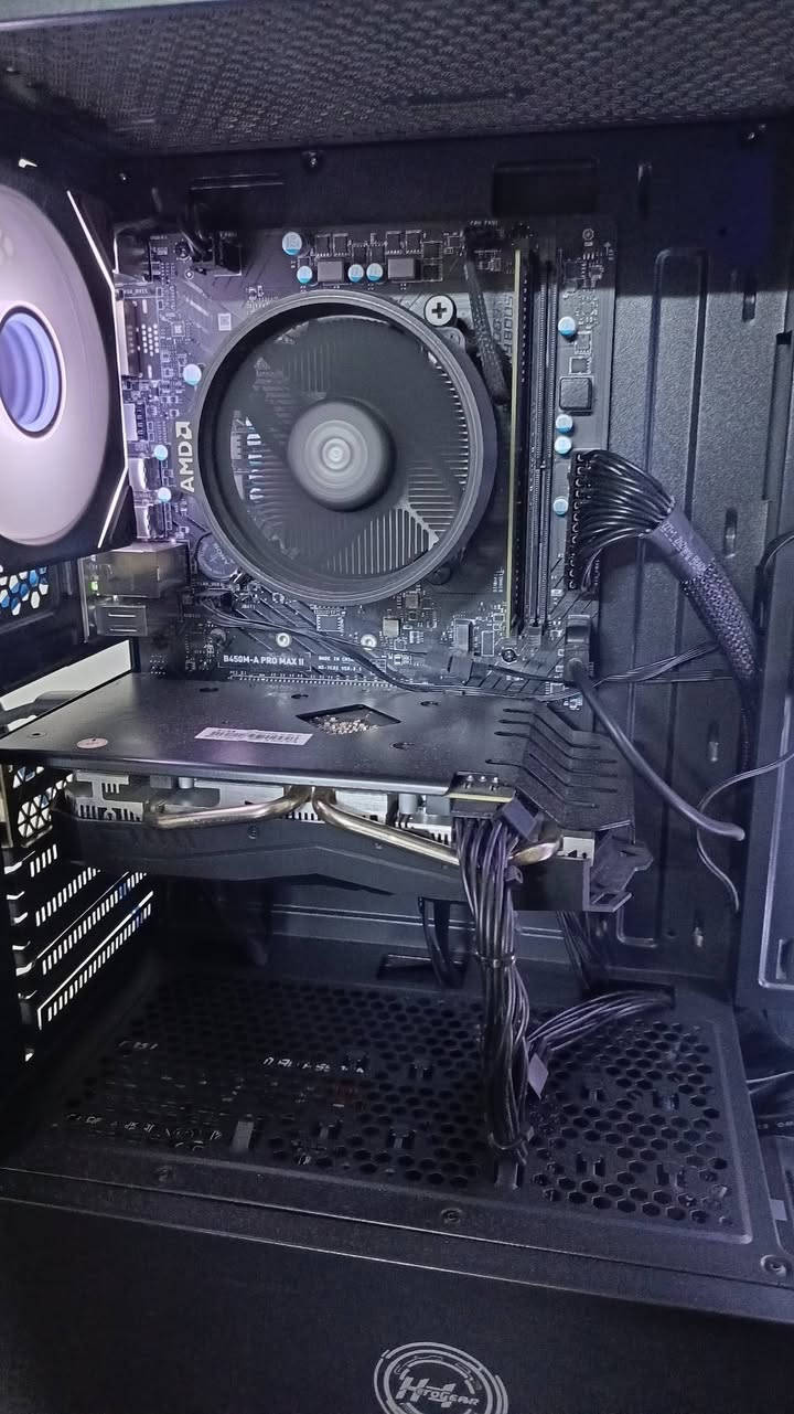 للبيع
مكاني بغداد 
R7 2700
Rx580
Ram laxer 16g 16*1 3200 mzh
Ssd Samsung 256gb
WD hdd 1tb
P.s msi MAG R650BN 650W
M.B MSI B450M-A PRO MAX II
CASE HEROGEAR 4FAN

سعرها 450
للتواصل ***********
