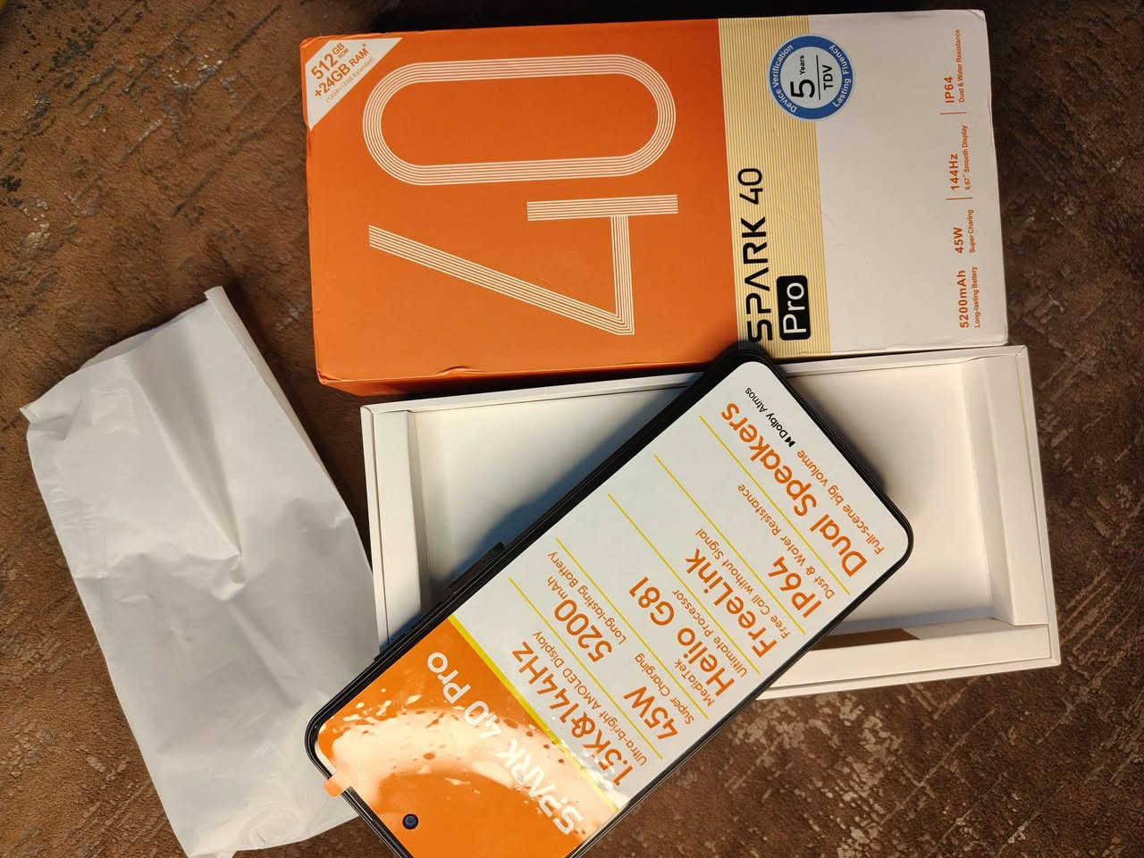 موبايل تكنو يبارك 40 برو
الذاكرة 512 والعشوائيه 24 
السعر خاص ***********
