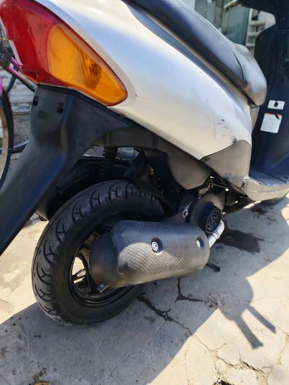 ساسوكي ذبانه للبيع وكيل مكفوله كفاله 
قبل 4 اشهر من طلعته
الدراجه كامله مكمله وشلعته خير من يم الله كفراته انضاف
وما متعوبه من الشغل للبيت والعكس
الدراجه كامله من كلشي ولا تصرف عليه ربع مسويله ادامه كامله
وكهربائيات كلها شغاله من ناحية
الاشاير
والايت
والسلف جديد ستوني مبدله اصلي
بك لايت
والكيلو متر شغال
كله شغاله علئ اخر حبايه تاخذه وتنام رغد
ومسويله ادامه من ناحية
البلك  والقايش.. والخرزات... والسلف... والبنز 
وتاير جديد

عنوان ::قضاء المجر الكبير
الرقم ::***********
 السعر :: 600 الف وبيه مجال للطيبين
