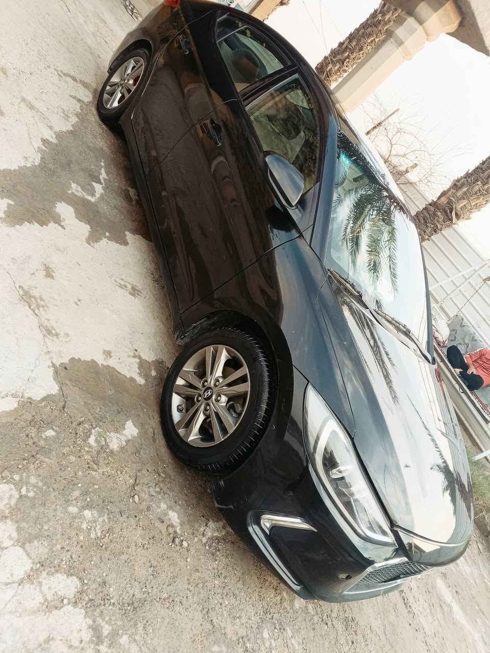 سلام عليكم النتره  موديل 17امريكي رقم بغداد الجديد هزه جديده سنويه ال 31 بيها اربع قطع  فول مواصفات فتحه بصمه كير مكينه كفاله ماشيه 90 المكان بغداد ابو غريب السعر 120 وبيها مجال  ***********
