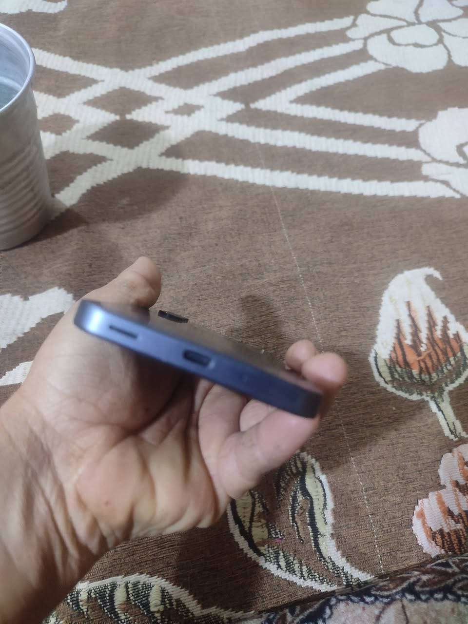 للبيع سامسونك ابدل شاشه اصليه وبيه خط بس ماماثر علي السعر ٨٠ وبي مجال  العنوان البراكيه رقمي *********** ذاكره 128
