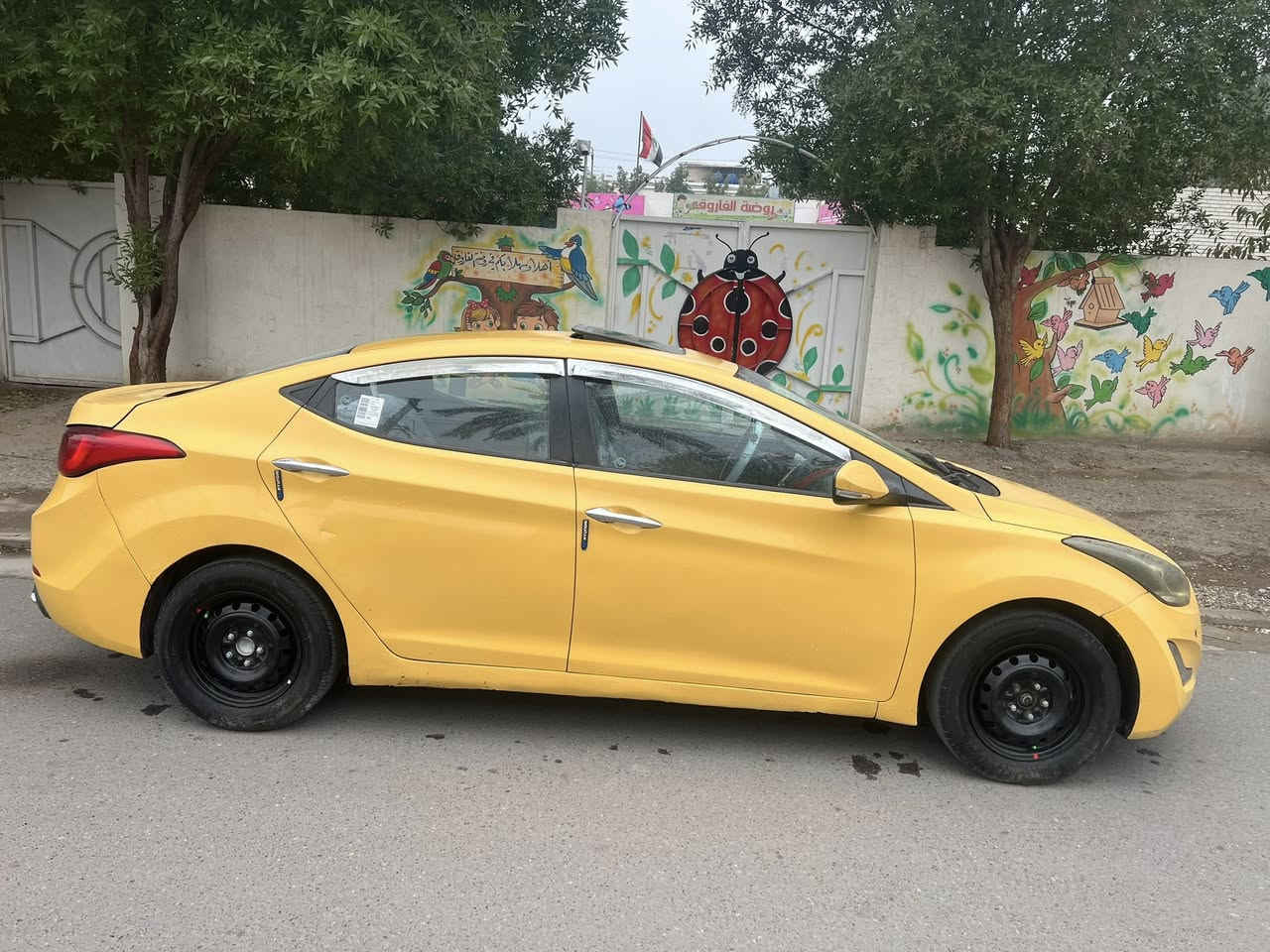 السلام عليكم  النترا خليجية 2014 محرك 1800 دوش كير اوتو تبريد تدفئه شغالات صدر نص عمر بيها ضربه بالجاملغ الخلفي عكس السايق وبيها طخه بالجاملغ الامامي كما موضح بالصور فول مواصفات عدا البصمه رقم بغداد بسمي رايدها 105  وبيها مجال للاستفسار على الرقم ***********  غير  متواجد على  الفيس
