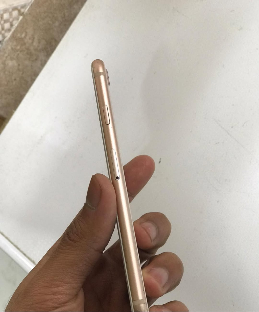 سلام عليكم ايفون 8 العادي بطاريه 100 شرط اصليه نضيف كلش
1 بصمه شغاله
2 هزاز شغال 
3 اتصال تكنيك شغال 
4 كامرات صوت شغال كله شغال 
سعر ((((((85))))))) وبي مجال 
*********** مكاني بغداد بسمايه
