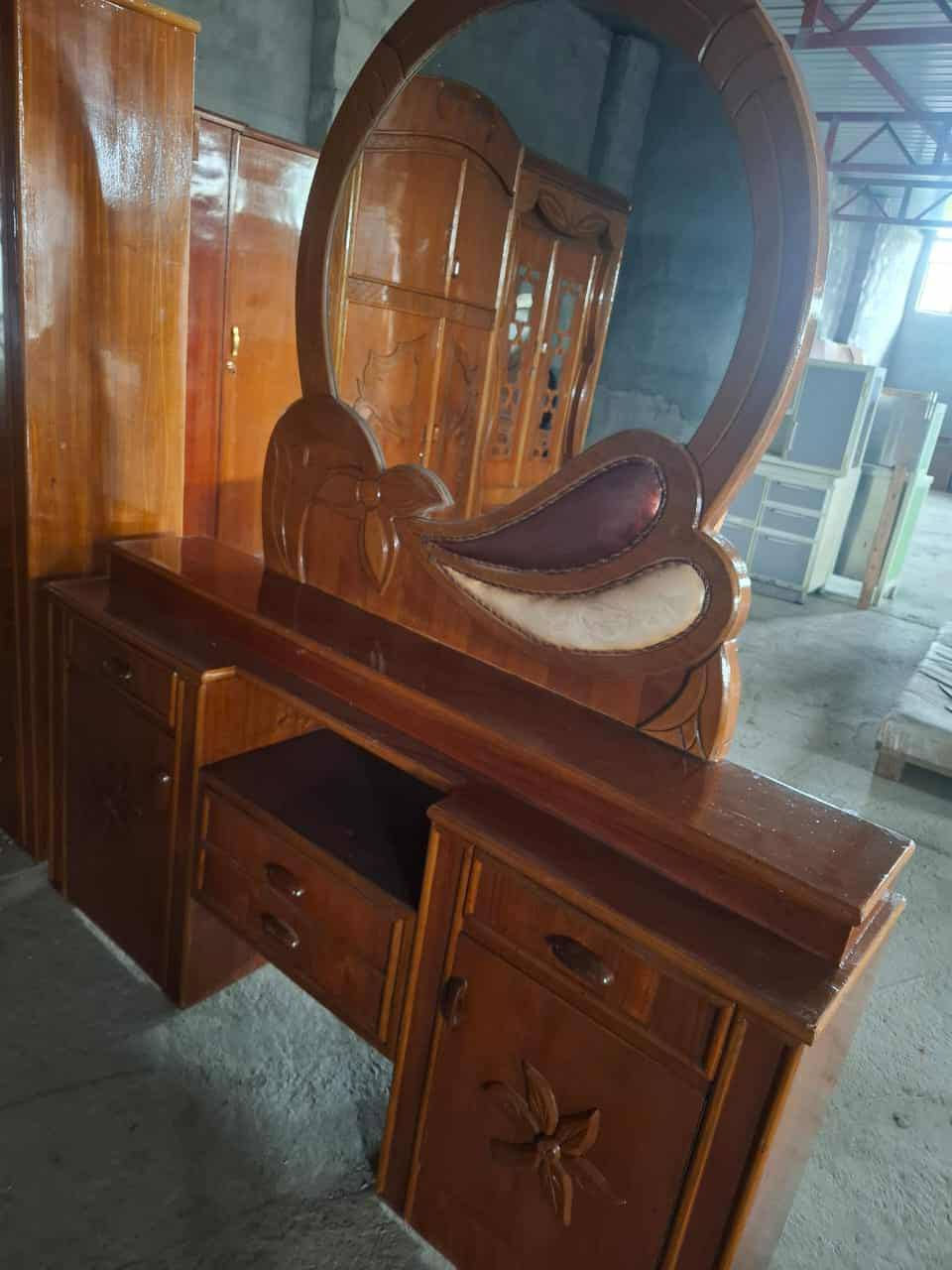 السلام عليكم  غرفة للبيع للاستفسار الاتصال على الرقم ***********
