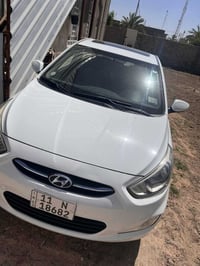 اكسنت 2016 • ممشى قليل • داخلية جلد