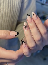 مناكير • جمال • عناية