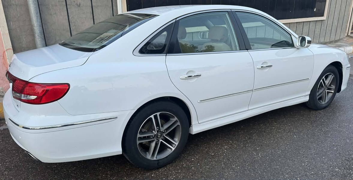 للبيع او للمراوسسسس بأقل
ازيرا  ( خليجيه )
موديل 11
 رقم بغداد انكليزي وهزه وسنويه كله جديد 
فووول مواصفات 
ماشيه ١٧٠ كيلو متر محرك ٢٧٠٠
سنويه لسنة ٢٠٣١ بأسمي تحويل مباشر بيها ٣ قطع الاماميه شرط بدون دواخل سونارها موجود جاهزه من كل كلشي اي نقص مابيها 
السعر ١١٥ 
#العنوان الرمادي
#للاستفسار اتصل بالرقم لأن اني مكلف بالنشر علمود تتفاهم مع صاحب السياره 
*********** اتصال وواتساب  بي
