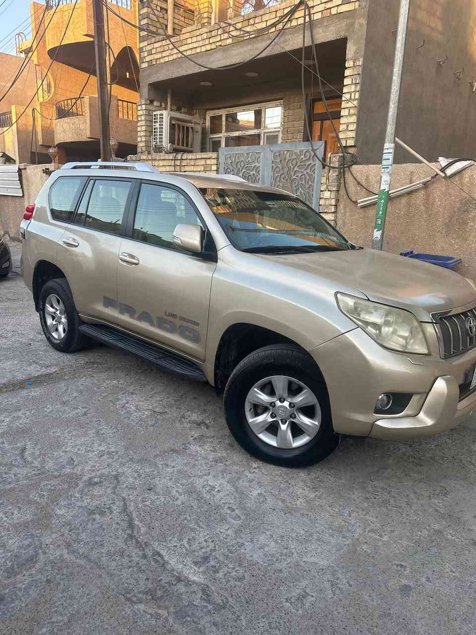 للبيع او المراوس
برادو 2011
مكينه 2700
4سلندر 
فور ويل 
ماشيه 280 قابل للزيادة
محرك وكير وتبريد كفالة  
بارد شويه بالباب جهة السكن وباب صبغ خلف السائق بسبب شخط بدراجة وبيها جراد بالبنيد  
حداديه جديده
السيارة مابيها اي نقص وكلشي بيها شغال وبلادي 

رقم بصرة مشروع وطني بأسمي تحويل اي محافظة تحويل مباشر 
 
سعرها مناسب  ١٨٥ وبيه مجال كلش بسيط
***********
