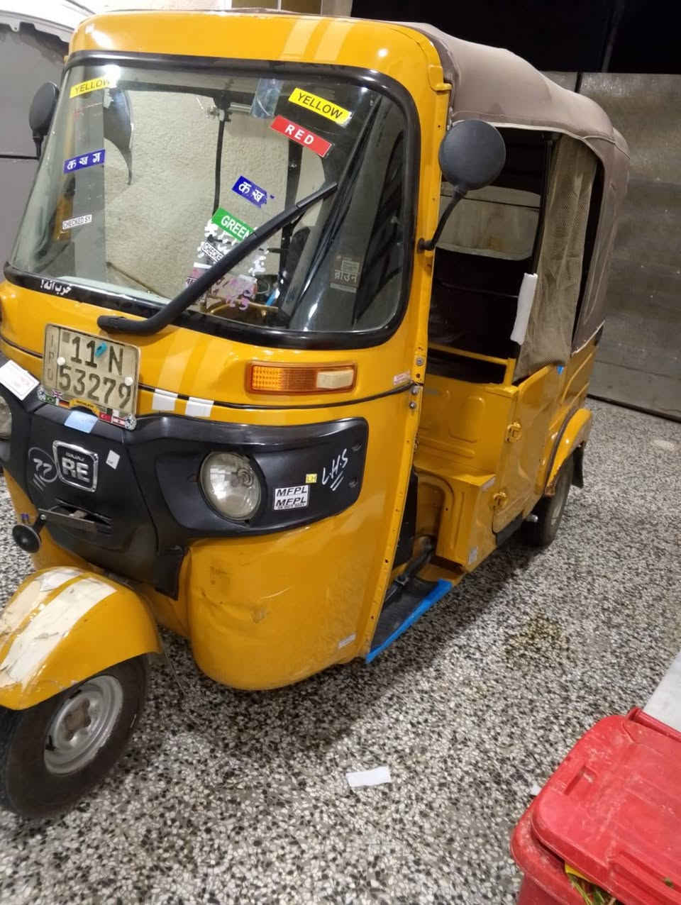 سلام عليكم عندي تكتك موديل 21 رقم وسنوية تكتك جديد ما متعوبا تكتك مال بيت بيه ضربة اصبعين وما مصلحة التكتك ترايك وين متريد  بغداد الدوره شارع 60 السعر 7500 رجاأ الموشراي لايعلق ولا يدخل خاص  متواجد ع واتساب فقط )(***********
