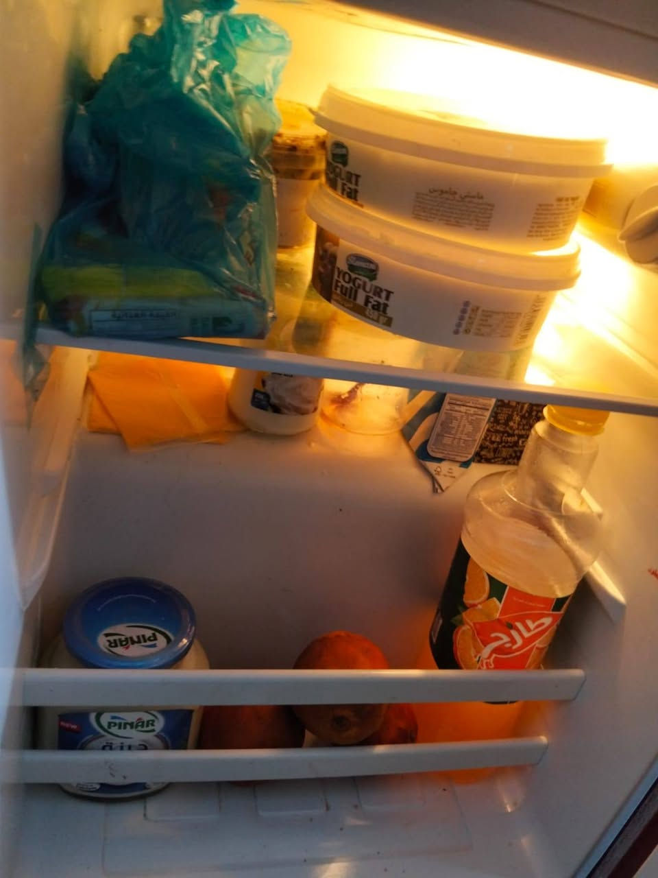 ثلاجه 8قدم نضيفه 95٪السعر 75بغداد حي الجهاد ***********
