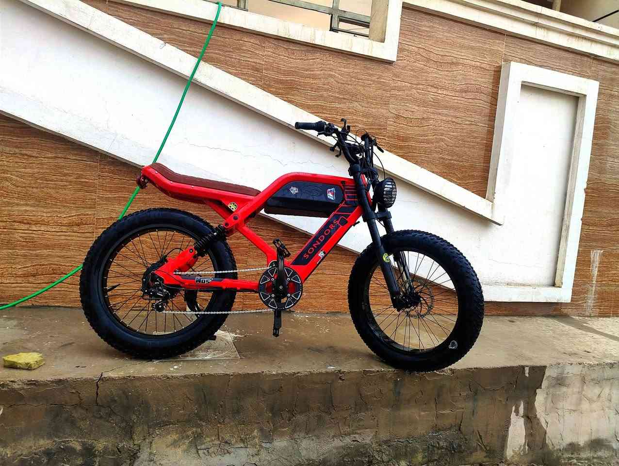 شباب بايسكل شحن نوع  (sondor)
للبيع  يحتاج فقط بريك خلفي وتاير امامي 
عده هاي كلشي بي فول ونضيف
***********
