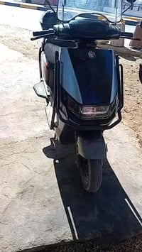 دراجه صقر شحن للبيع  السعر ٦٠٠ وبيهه مجال 07712791404