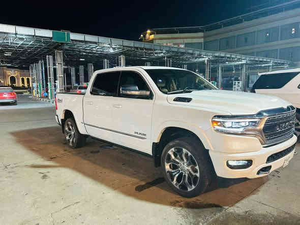 رام لمتد كلين تايتل
فول مواصفات ١/١
تشغيل عن بعد
دخول ذكي ٤ بيبان بصمة 
كاميرات ٣٦٠
بانوراما
جامة خلفية كهرباء 
كاميرا رجوع 
شاشة كبيرة
عينة دجتال دسبلي 
كشنات كهرباء ( تدفئة وتبريد)
تحديد مسار 
تحديد سرعة
توقف أوتوماتيكي 
مرايا جانبي كهرباء
بابين صندوق 
بلوتوث 
كار بلي 
٤ وضعيات قيادة 
دفع خلفي و رباعي 
والمزيد من المواصفات..

للمزيد من المعلومات 
الاتصال 
***********
