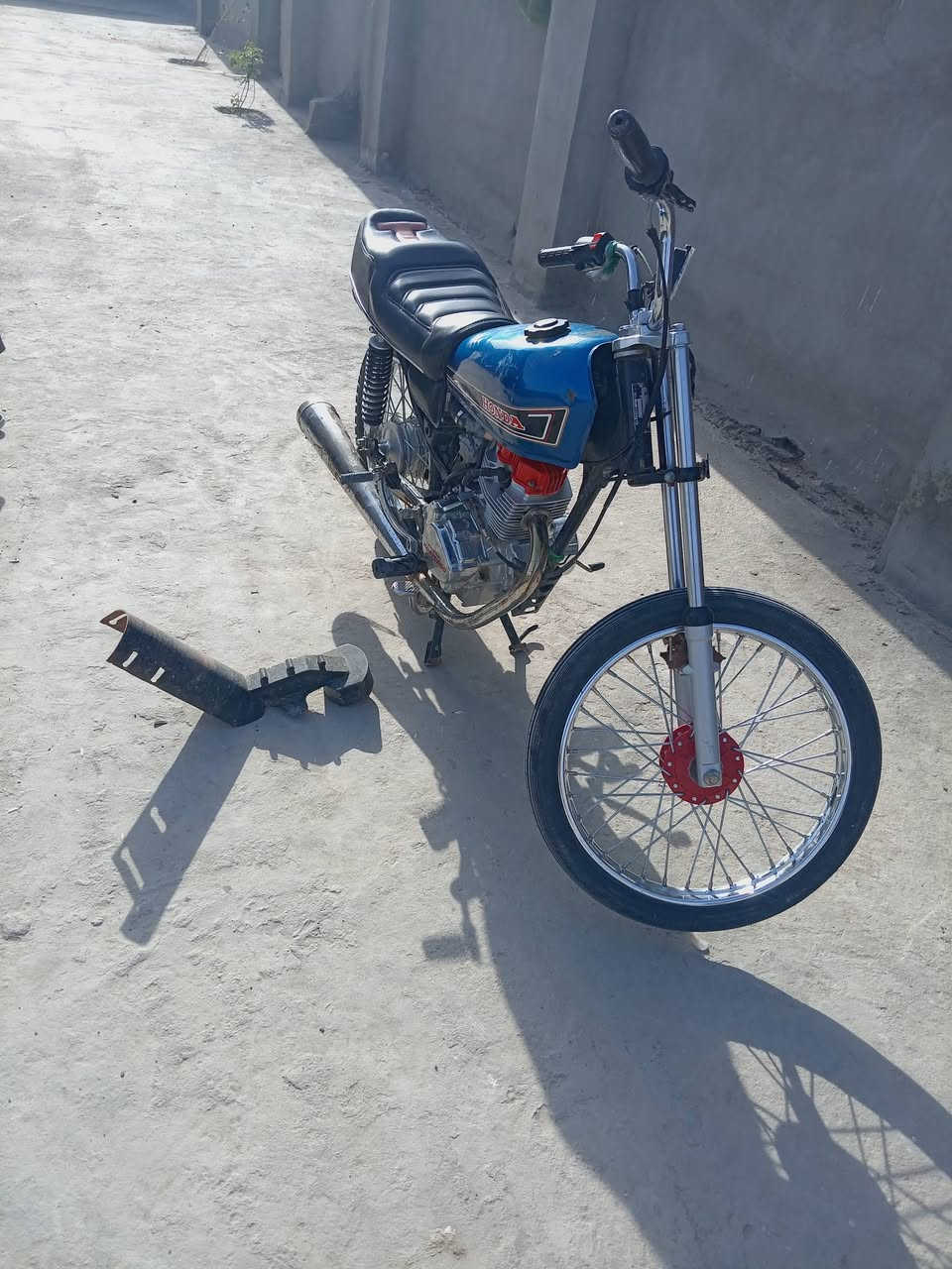 السلام عليكم دراجه البيع خير من الله مكفوله من كلشي أوراق اصولي السعر خاص الاستفسار عله هاذه الرقم ***********
