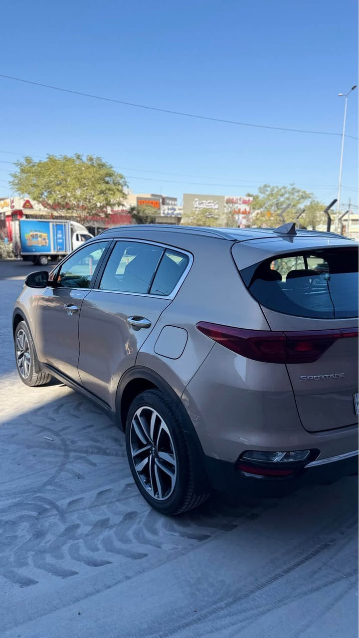 كيا سبورتج 2020 
خليجي ماشية 70مواصفات 
شاشة كامرة حساسات قطعتين تبريد الرقم الانكليزي باسمي 
السعر 195 
مكان بغداد حي الحسين
*********** بغداد, العراق
