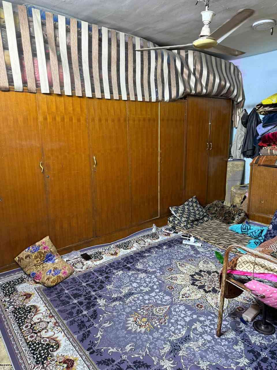 السلام عليكم بيت للبيع الاورفلي مساحة 81 خلفية العرض مترتين نوب عرض 7امتار
يحتوي البيت على حوش طولة 6 امتار وعرضة مترتين

واستقبال وغرفة نوم ومطبخ وصحيات وغرفة نوم فوك وملحقات السعر 95 وبي مجال 

***********
