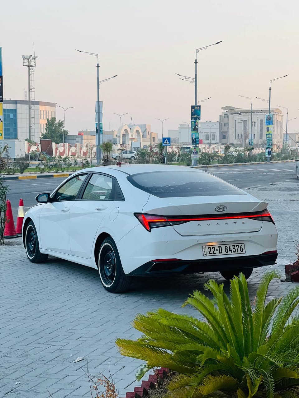 انتره افانتي وراد كوري مراوس فقط :
 
موديل:2021
ماشيه 130700 
محرك 1600دوش  المرغوب 
مرقم اربيل 
مواصفات :
تشغيل عن بعد 
رادار امامي 
رادار جانبي 
نظام اوتو هولد
تحديد سرعه 
شاشه  تدعم كار بلي 
كامره خلفيه 
تحديد مسار 
 صبغ جاي من كوريا 4قطع وبل عراق بيه ربع لباب لوره سايق مسمكر ونرش
  بيه بارد بل بيان والهلال الوره بي معجون فقط  بس هلال جاملغ مابي اي شي 
بدون ايرباك شرط 
للاستفسار  اتصل 
*********** البصرة, العراق
