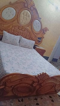 الراشدية • سرير