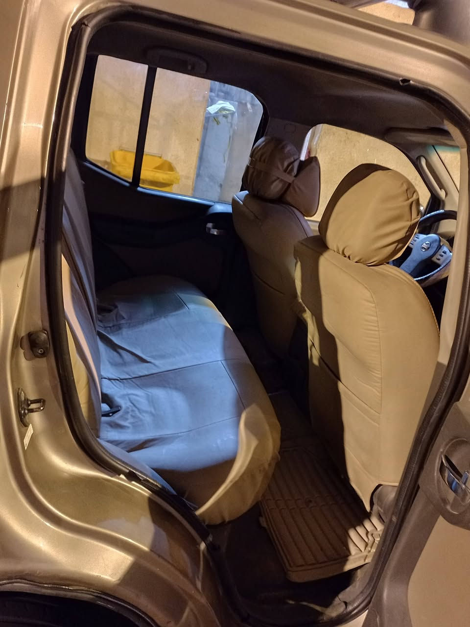 سلام عليكم نيسان اكستيره لبيع موديل 2008ورادخليجي مشروع وطني فورويل سياره خير من الله حداديه جديده محرك جديد سياره ما متعوبه بيهه منضومه غاز 80لتر تحكم مرايه حساسات كهربائيات كلهه كامله سياره نضيفه وماناقصهه برغي سعرهه85مكاني البصره القبله حي المهندسين رقم الهاتف ***********
